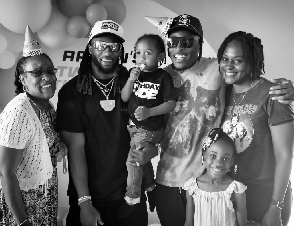 IMPACTING NEWS: Green Bay Packers fans choking and praying as Aaron Jones shares heartbreaking news about his beloved son… G