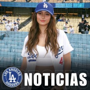 Una fanática de los Dodgers de Los Ángeles cumplió su promesa al publicar fotos de ella desnuda mientras su equipo vencía a los Yankees de Nueva York, lo que provocó que los fanáticos se volvieran frenéticos y no pudieran apartar la vista de la pantalla. - SSS